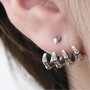 New Halloween spooky gothic claw skeleton earrings